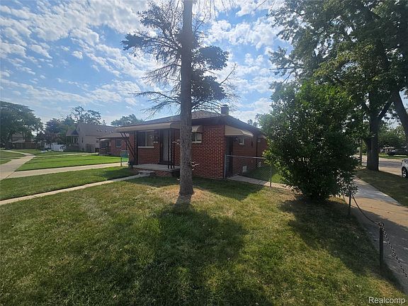 3rd image of 1947 Goddard St