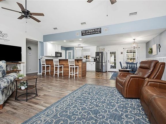 3rd image of 11991 Lee Bishop Rd