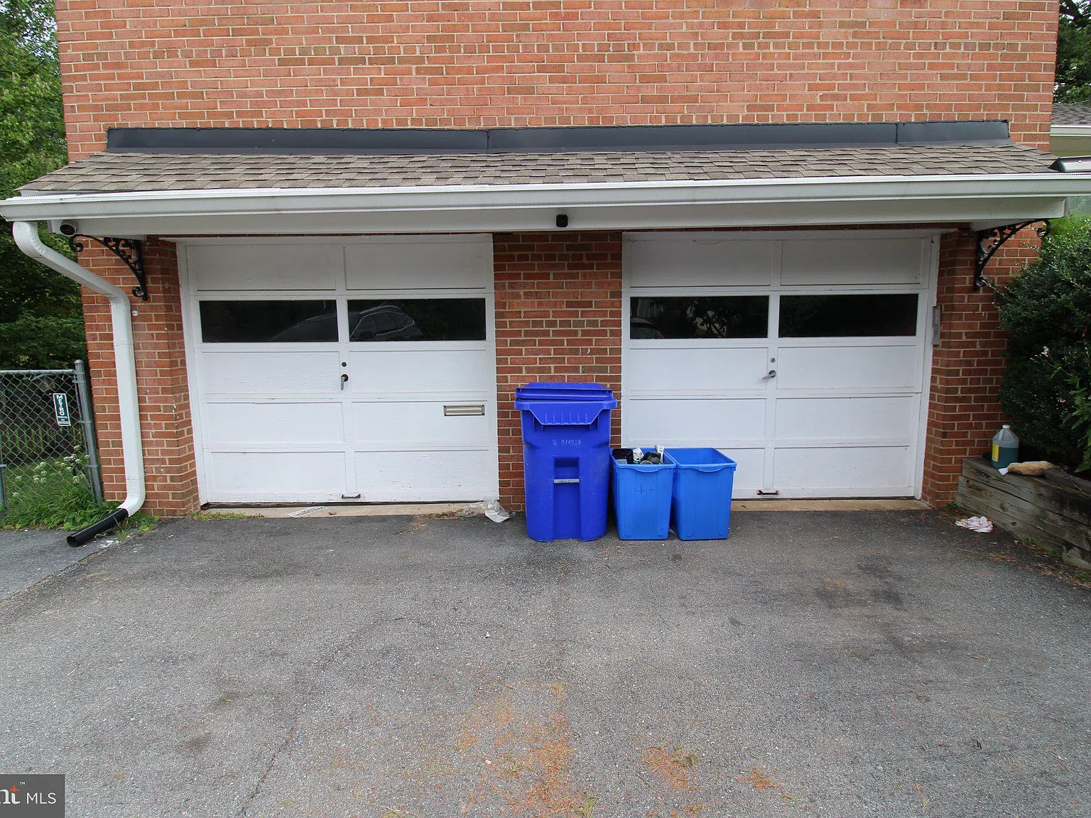 3 bed, 3.0 bath, 2743 sqft, $3,673 — Photo 2