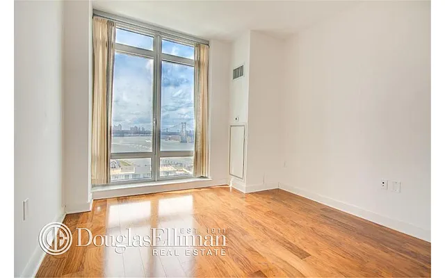 Rented by Douglas Elliman | media 27