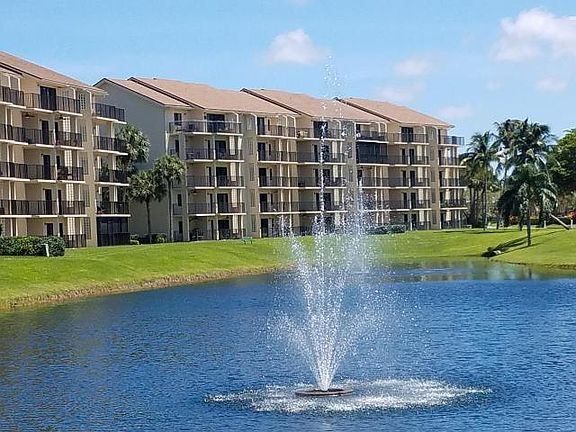 2nd image of 901 Seafarer Cir APT 204