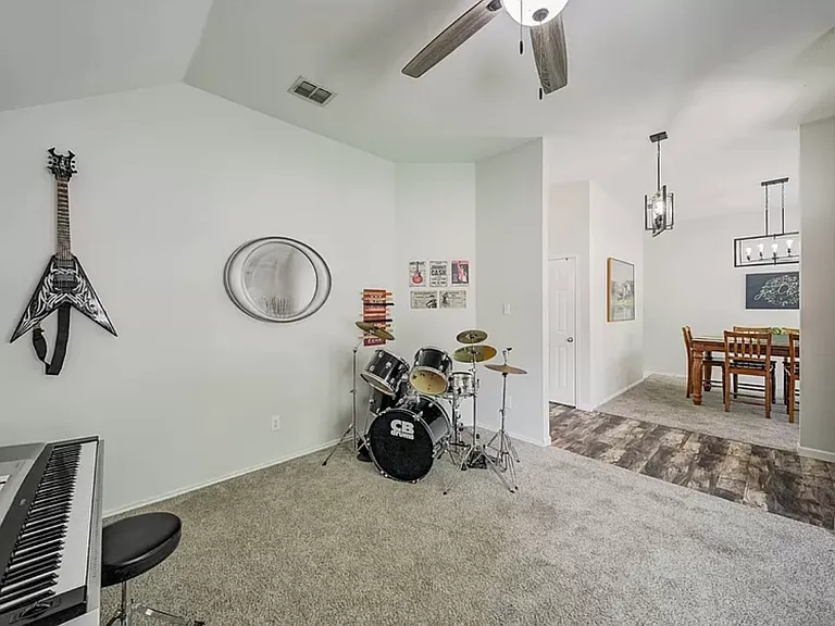 5558 Mesa Verde Ct — Photo 11