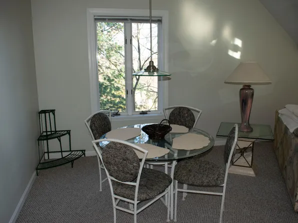 35 Wood Rd, Lincoln, RI 02865