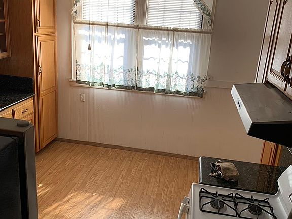 4th image of 114 S 19th St APT 1