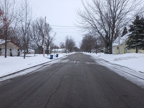5th image of 714 River Ave S