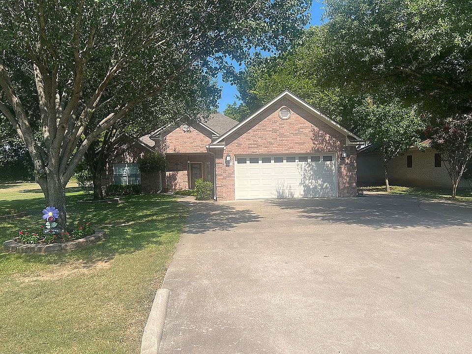 1st image of 216 Cayuga Trl