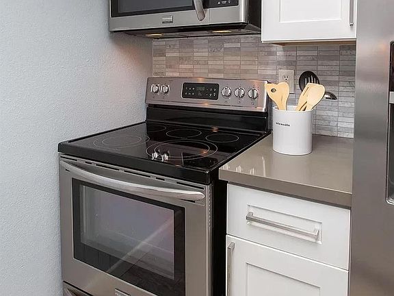 3rd image of 5121 Muir Ave APT 2