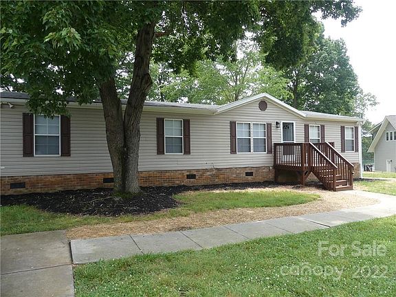 2nd image of 4532 Lake Dr