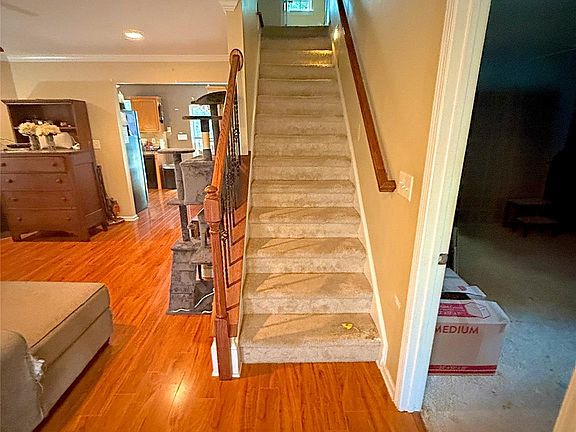 4th image of 2320 Chantilly Ct