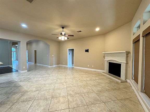 5th image of 29006 Havenport Dr