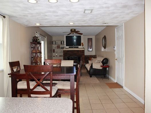 3rd image of 250 Lakeland Hills Dr