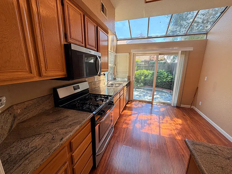 3906 Eilene Ct — Photo 9