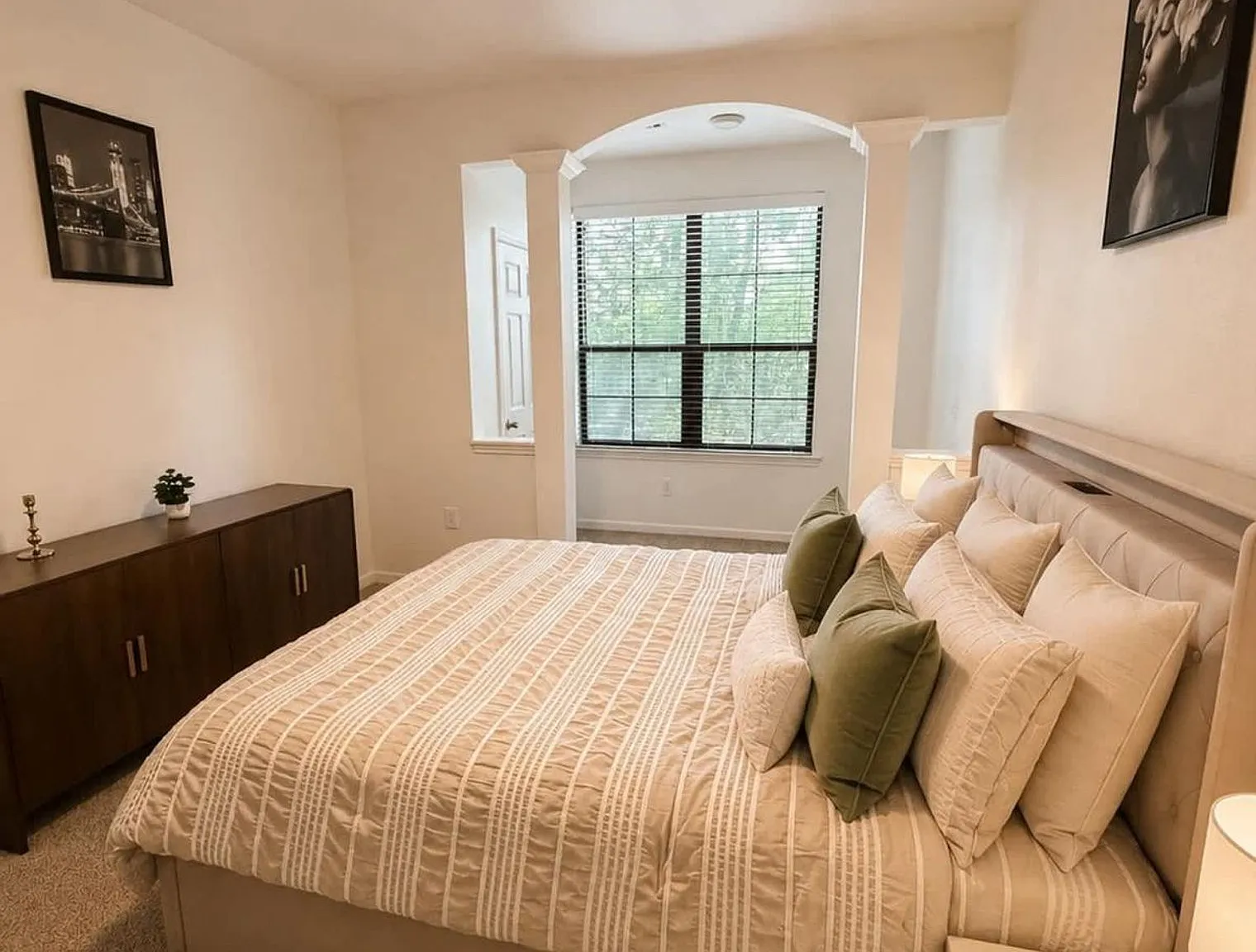 1 bed, 1.0 bath, 775 sqft, $3,325 — Photo 3
