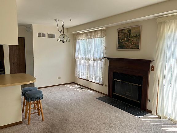 4th image of 235 W Denton Ave