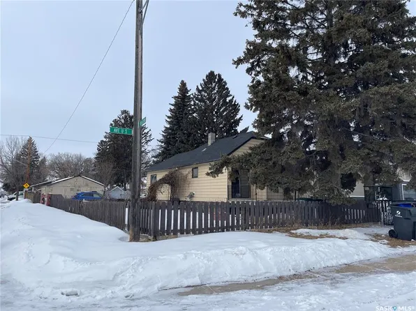 453 U AVENUE S, Saskatoon, SK S7M 3A3