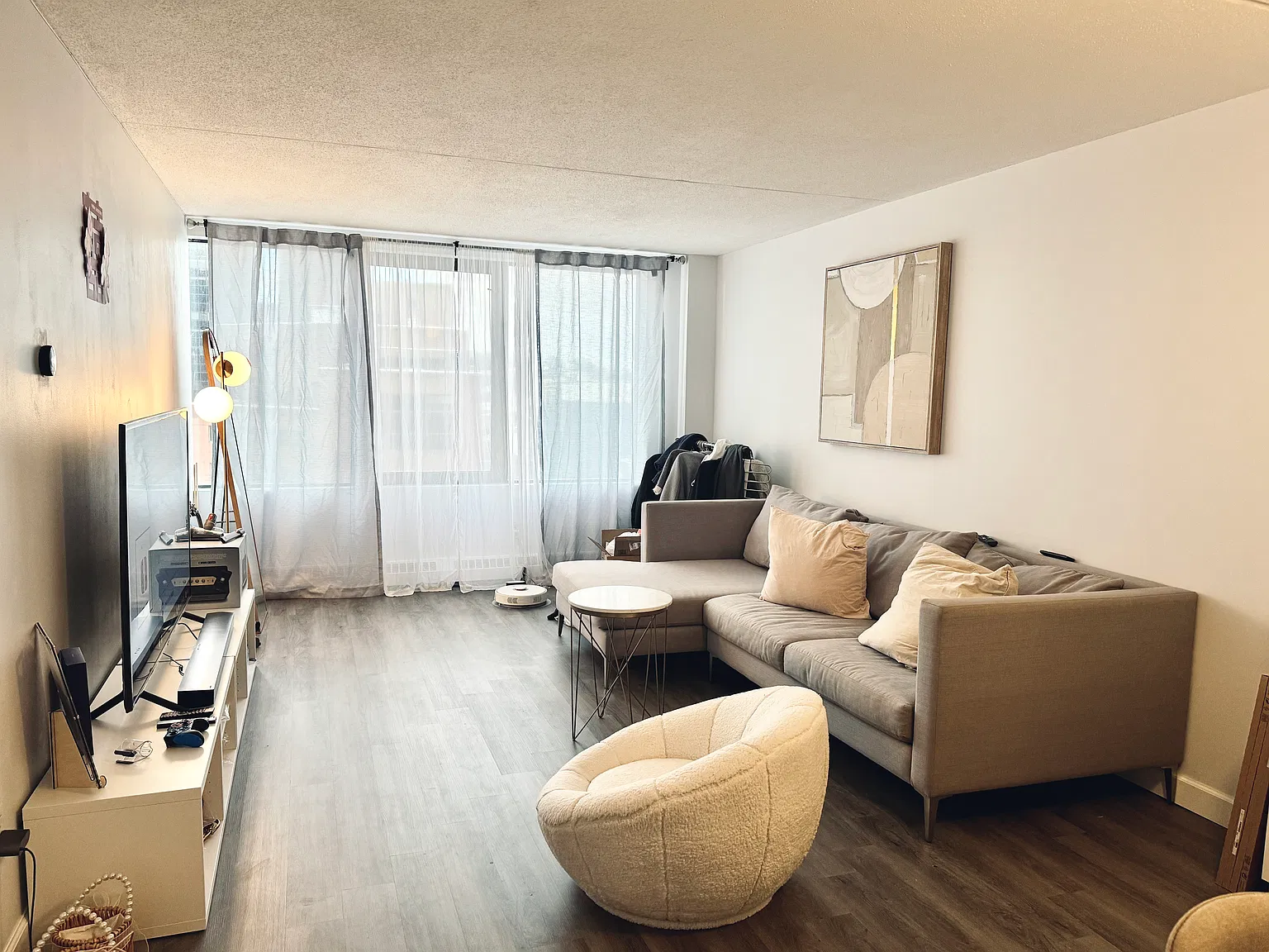 1 bed, 774 sqft, $2,700 — Photo 1