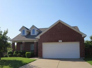 612 Flintwood Ln, Arlington, TX 76002