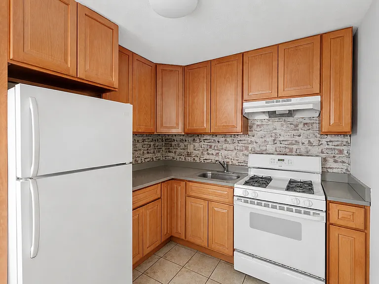 725 E Broadway #4 — Photo 7