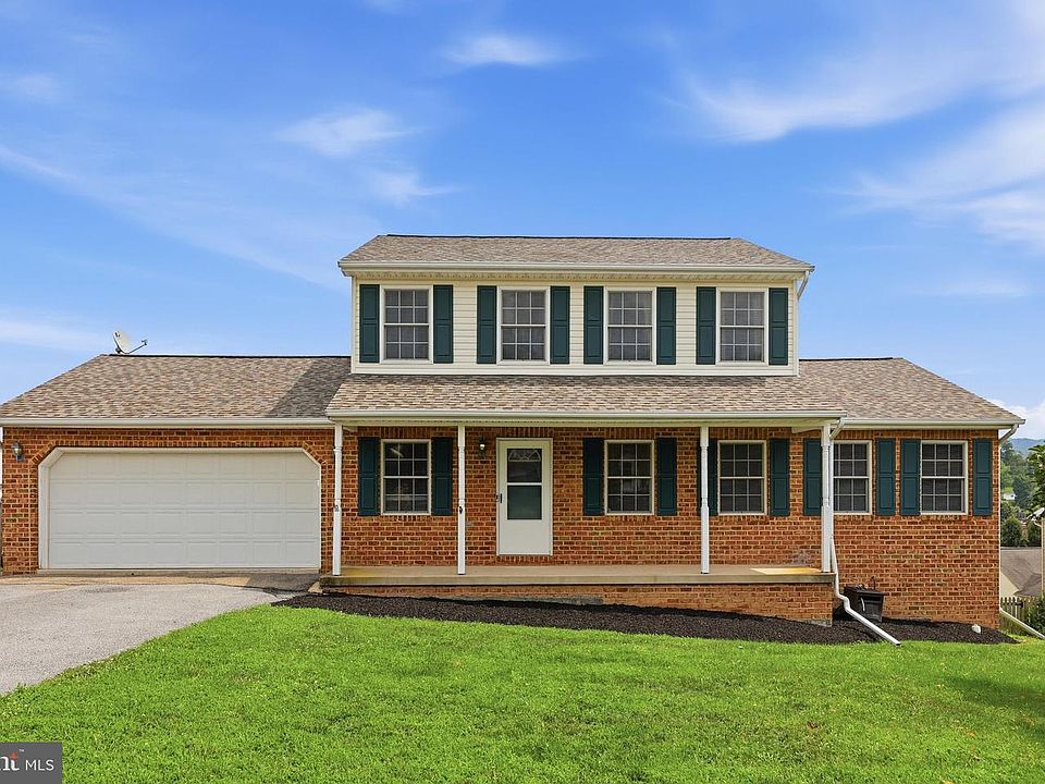 1st image of 27 Amanda Dr