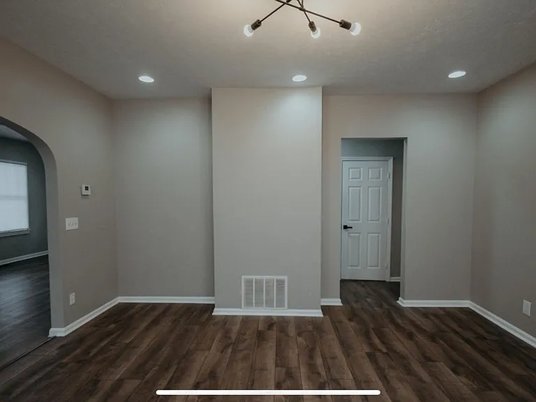637 S 44th St — Photo 12