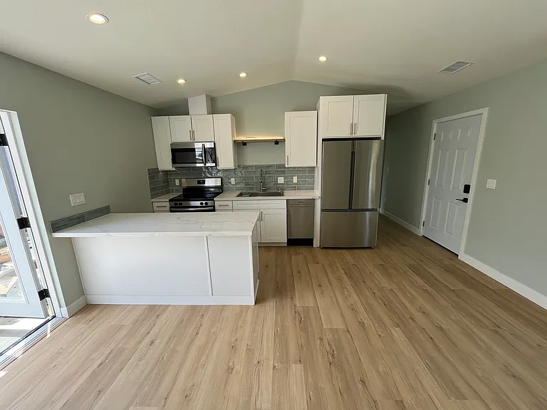 4545 Limerick Ave — Photo 3