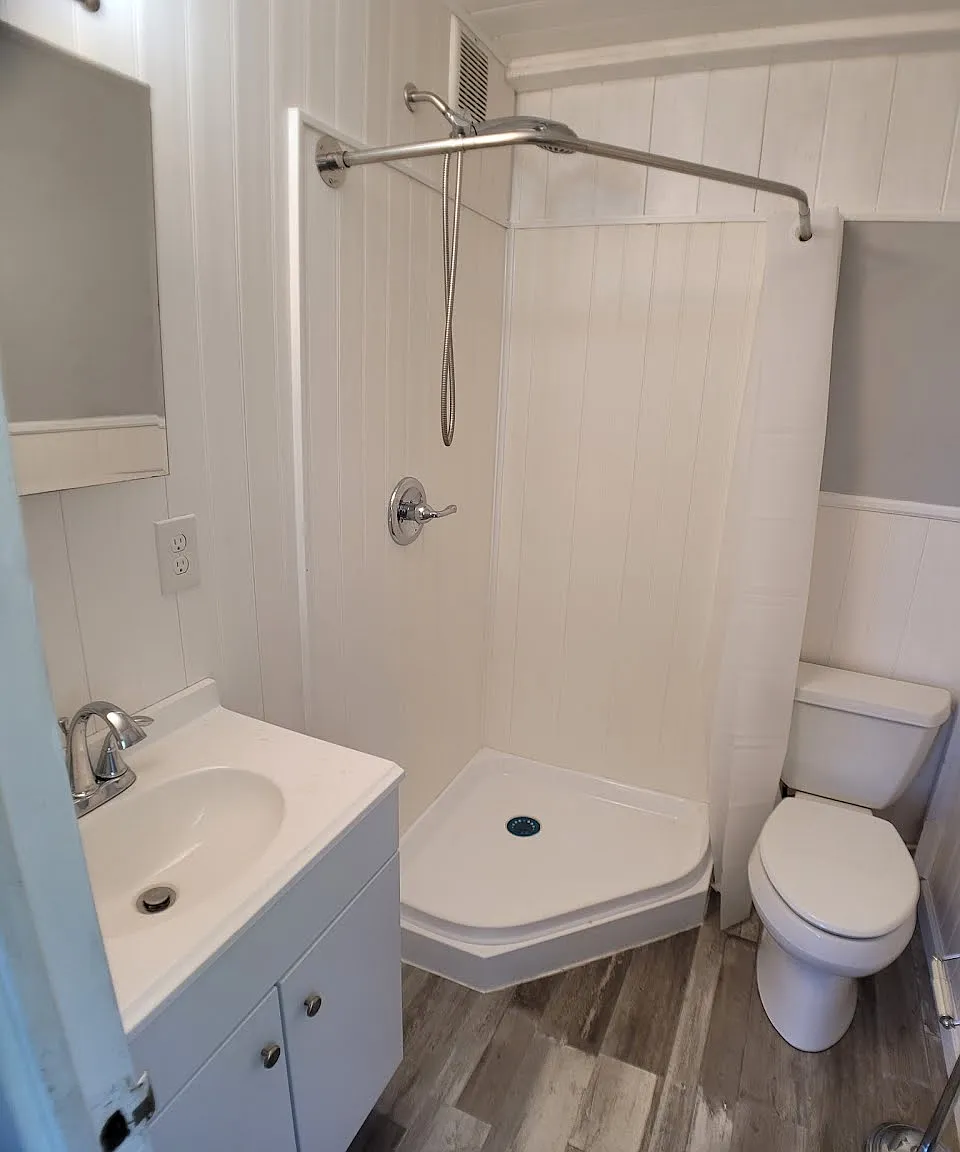 104 Tolers Ln - A — Photo 4