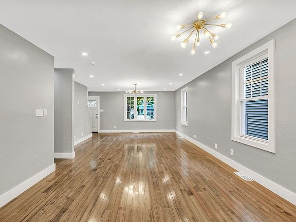 3rd image of 1918 Coleman St