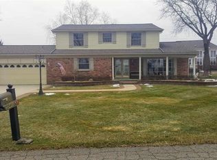 55483 Washington Dr, Shelby Township, MI 48316