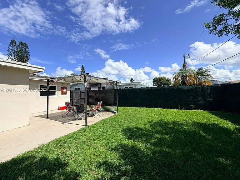 2631 NW 94th Ave — Photo 32
