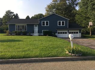 15 Victoria Dr, Newburgh, NY 12550