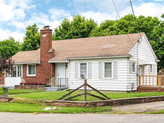 2nd image of 2121 Berwyck Ave