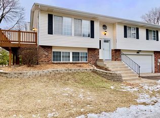 4423 Clover Ln, Eagan, MN 55122