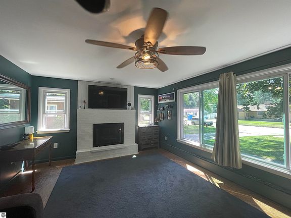 5th image of 1004 Falkirk Rd