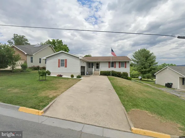 422 W Court St, Woodstock, VA 22664