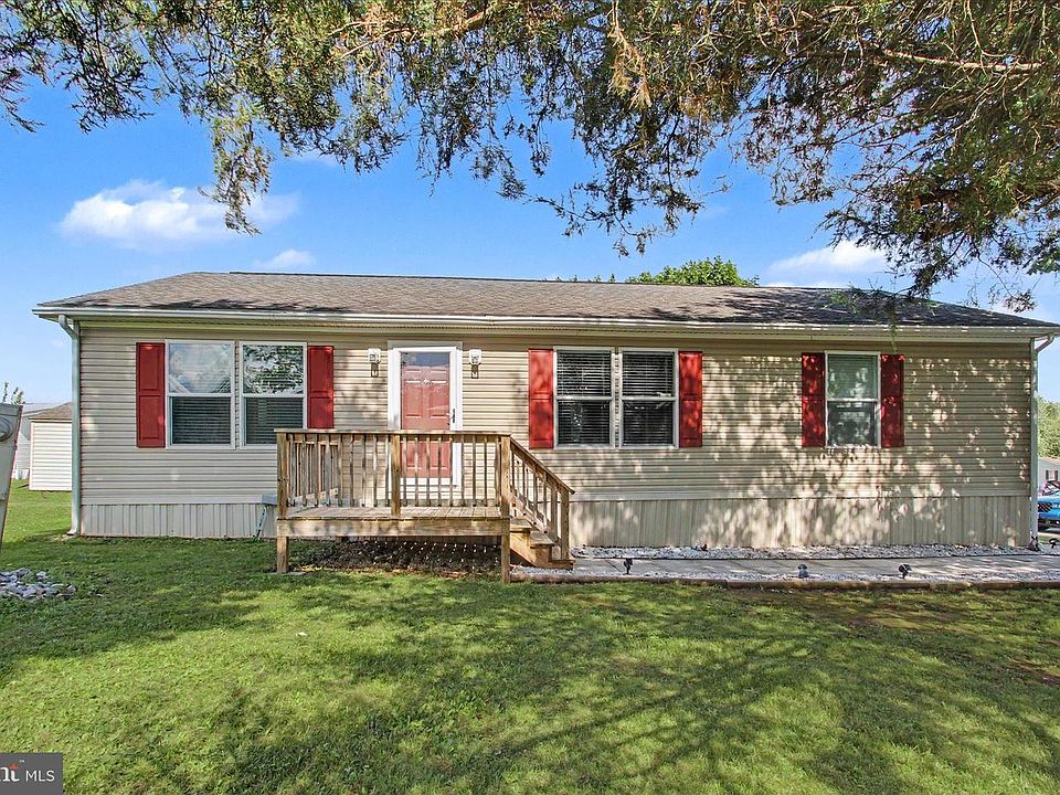 1st image of 46 Elizabeth Ln