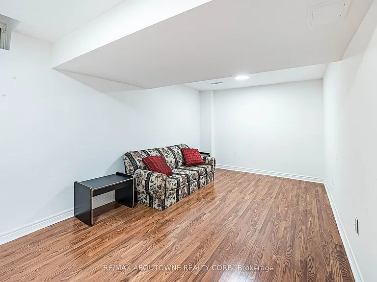 3221 Erin Centre Blvd #BASEMENT — Photo 17