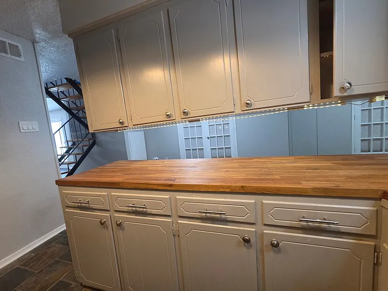 1717 N Locust St — Photo 55