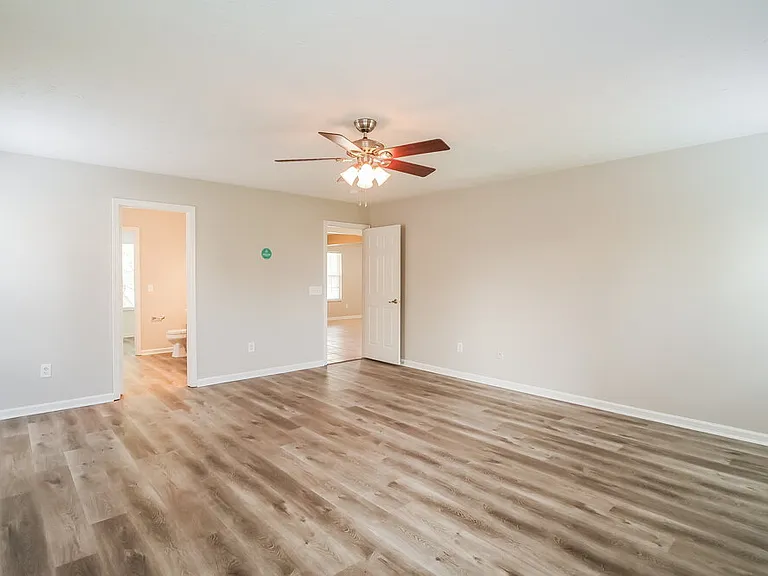 10812 Middlebrook Ln — Photo 13