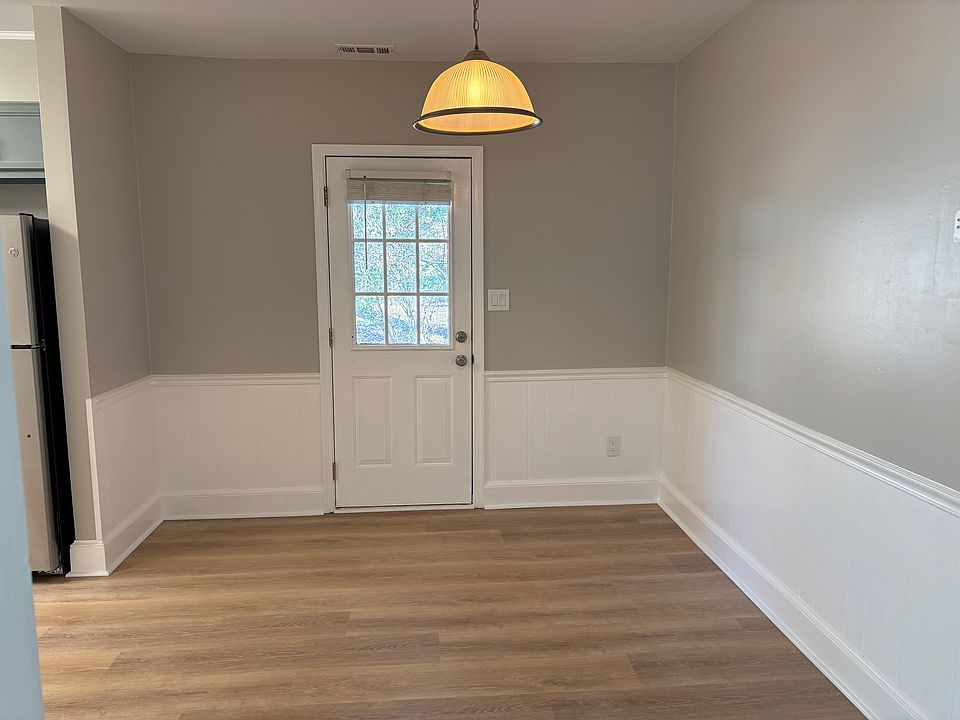 1st image of 514 N College St
