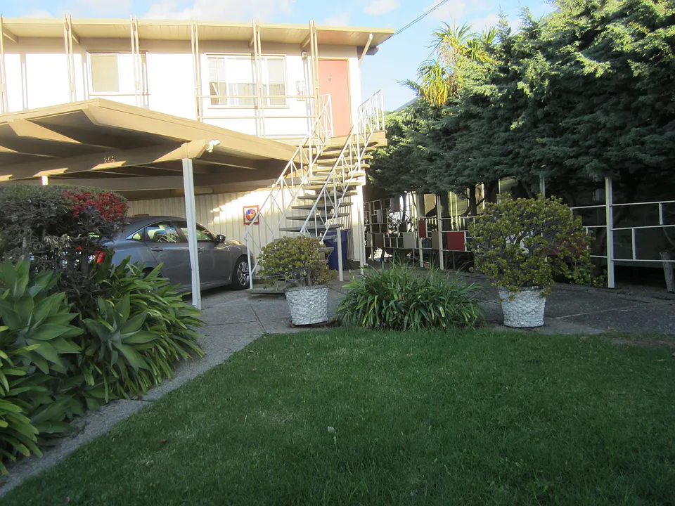 244 Water Street showing carport