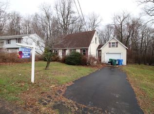 289 Russo Dr, Hamden, CT 06518