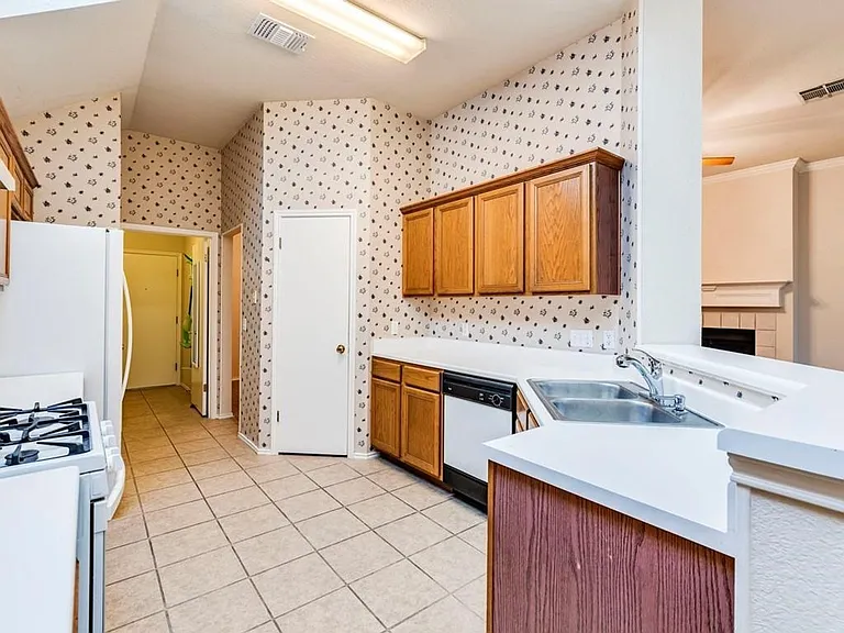 7715 Elkhorn Mountain Trl — Photo 8