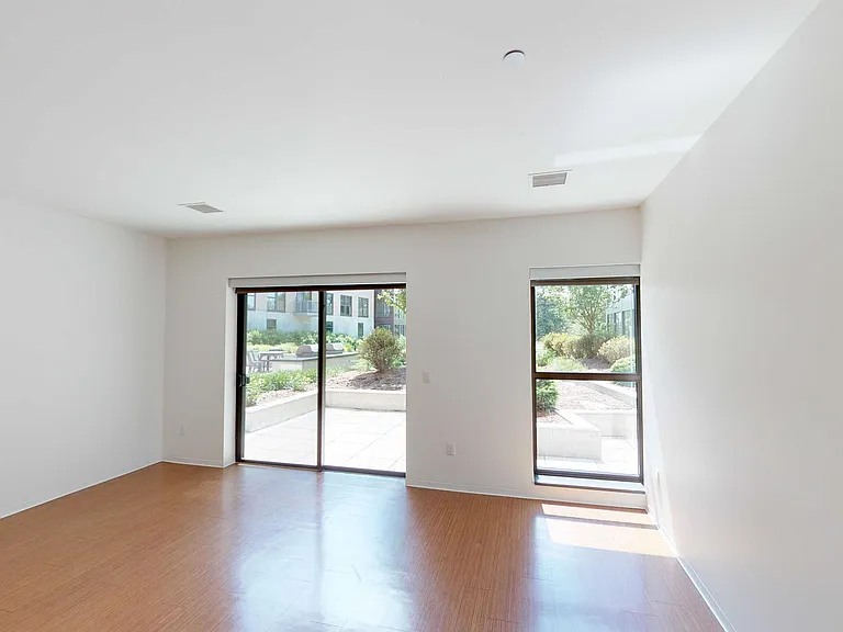 727 Lorillard Ct — Photo 32
