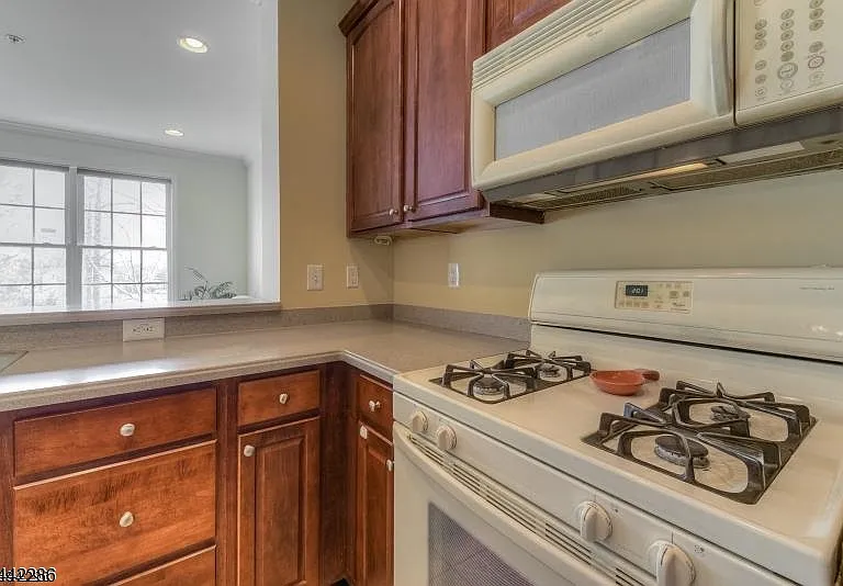106 Donato Cir — Photo 9