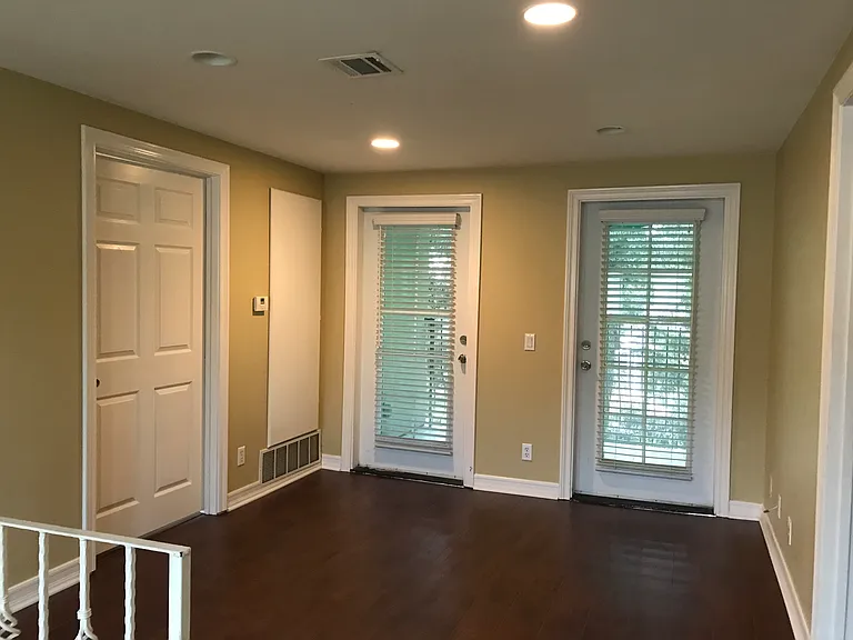 1334 S Grand Ave — Photo 13