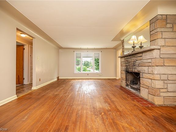 5th image of 364 Brookfield Ave