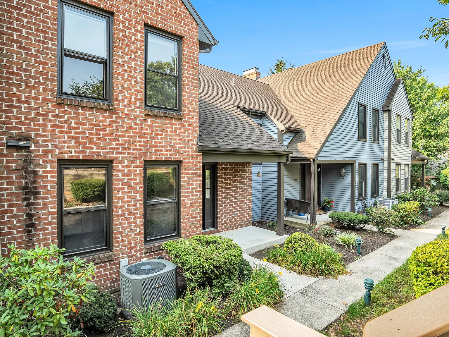 3 bed, 2.5 bath, 1992 sqft, $2,200 — Photo 4