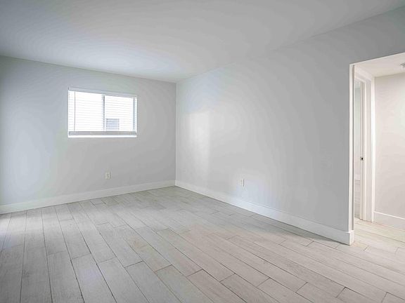 4th image of 465 NE 59th St Unit 11-465-11