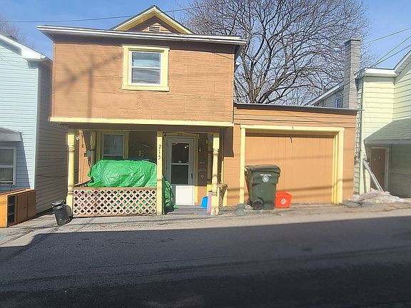 2nd image of 215 E Pike St