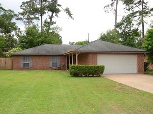 2010 Surry Oaks Dr, New Caney, TX 77357